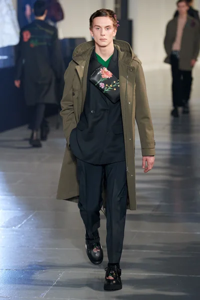 Look 13